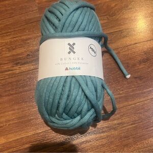 1 Hobbit Bungee Mini Yarn 42% Cotton 200g / 68 Yards Knit  Crochet